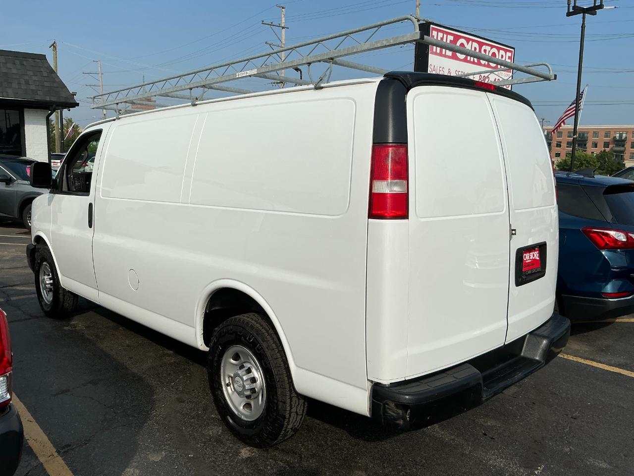 Chevrolet Express Cargo Van RWD 2500 135" 2017