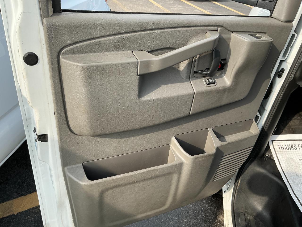 Chevrolet Express Cargo Van RWD 2500 135" 2017