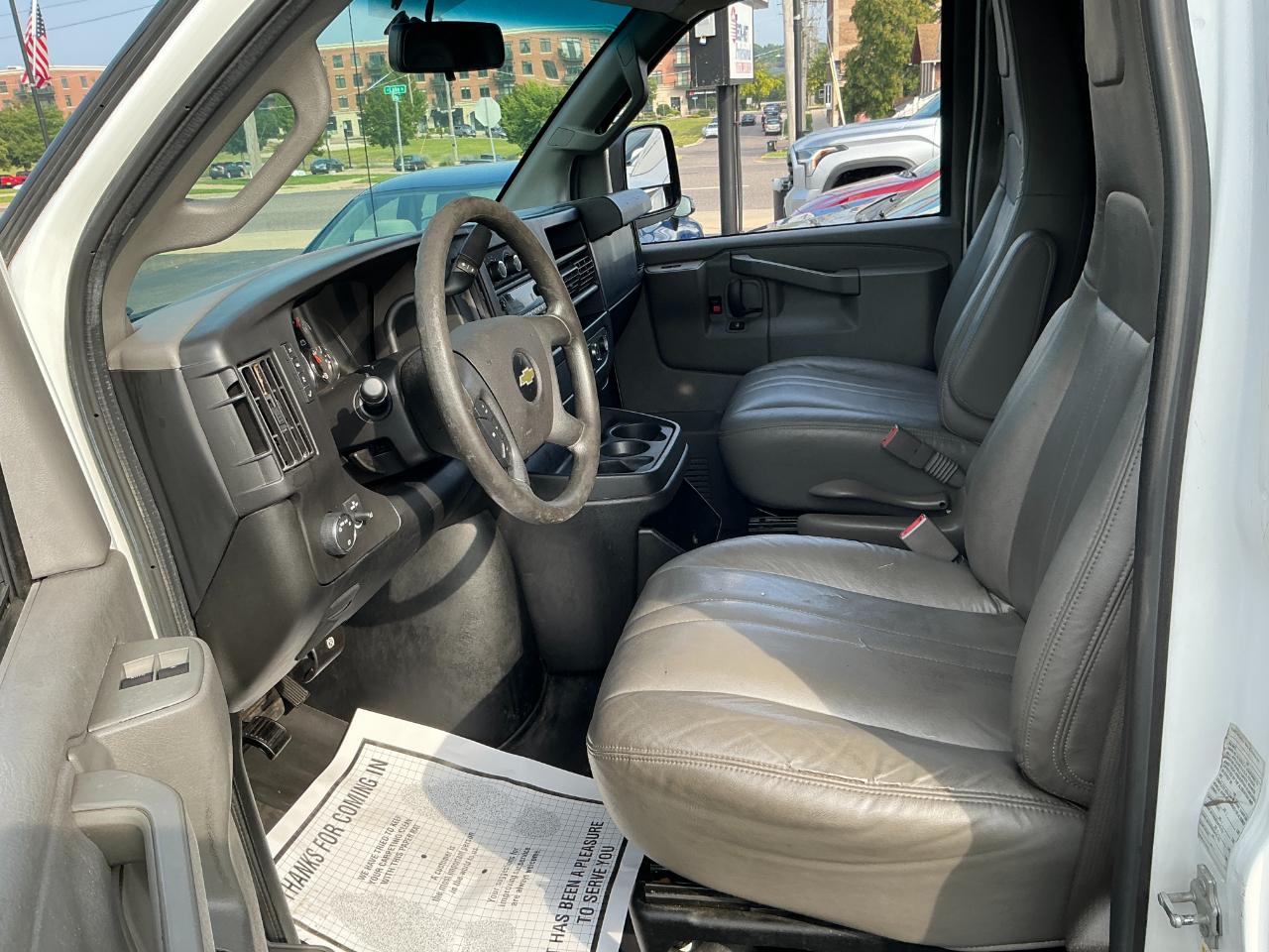 Chevrolet Express Cargo Van RWD 2500 135" 2017