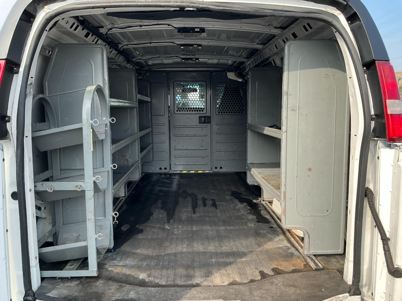 Chevrolet Express Cargo Van RWD 2500 135" 2017