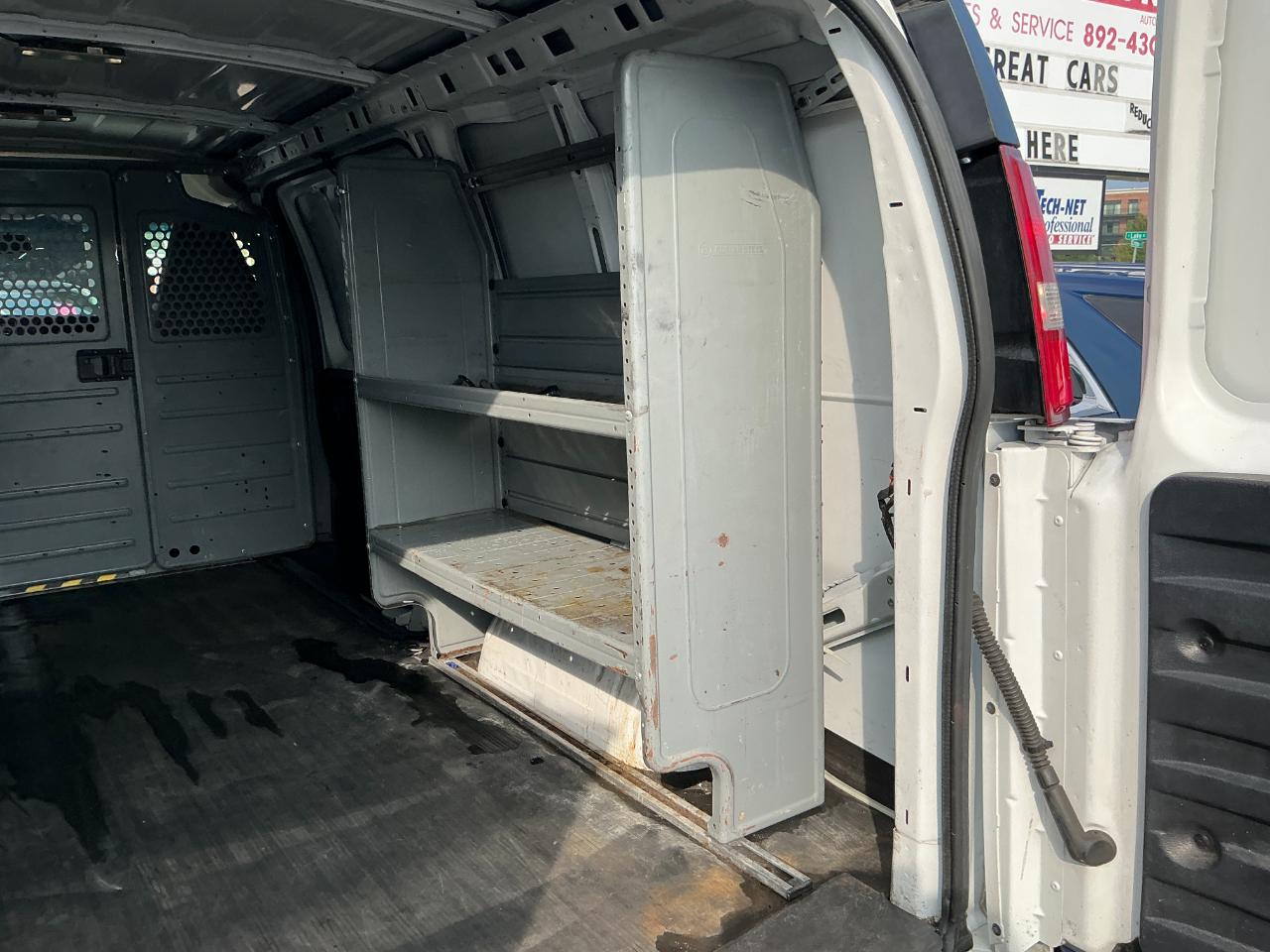 Chevrolet Express Cargo Van RWD 2500 135" 2017