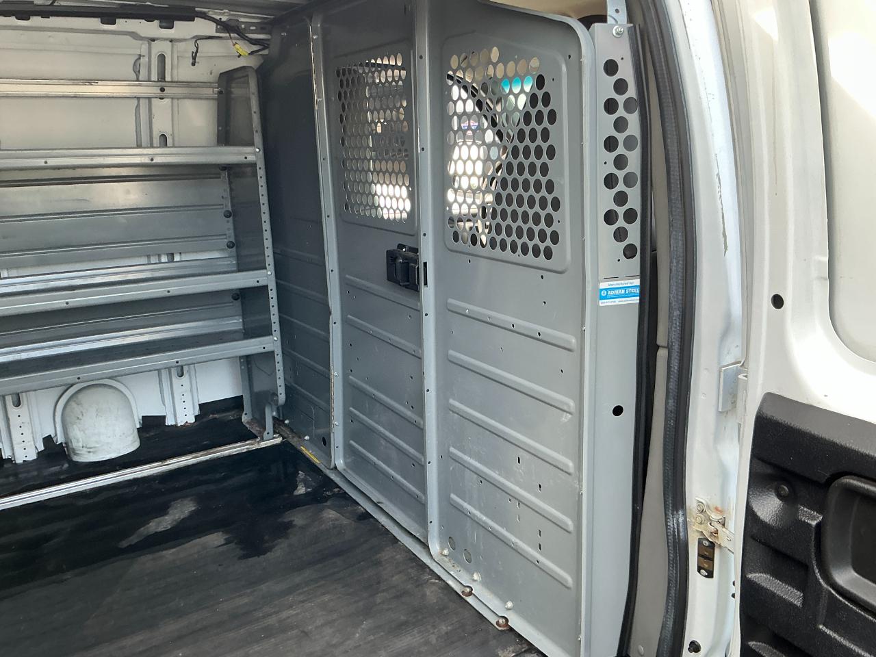 Chevrolet Express Cargo Van RWD 2500 135" 2017