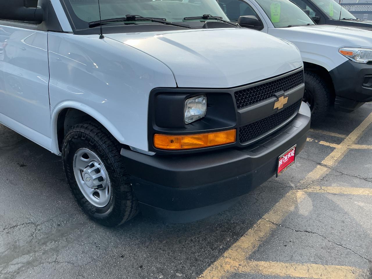 Chevrolet Express Cargo Van RWD 2500 135" 2017