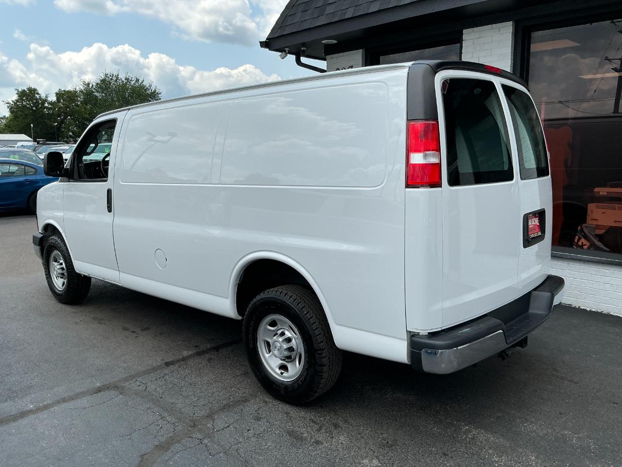 Chevrolet Express Cargo Van RWD 2500 135" 2019