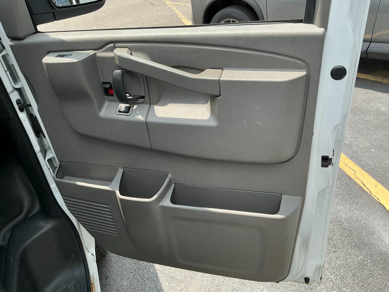 Chevrolet Express Cargo Van RWD 2500 135" 2019