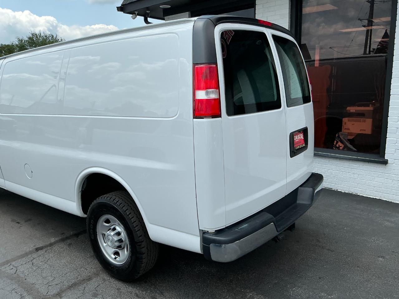 Chevrolet Express Cargo Van RWD 2500 135" 2019