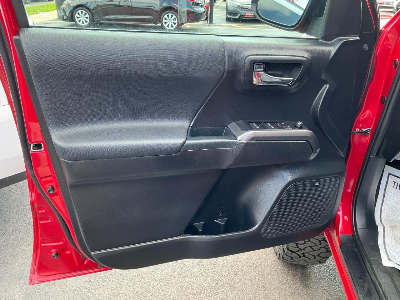 Toyota Tacoma 4WD TRD Off Road Double Cab 5' Bed V6 AT (Natl) 2021