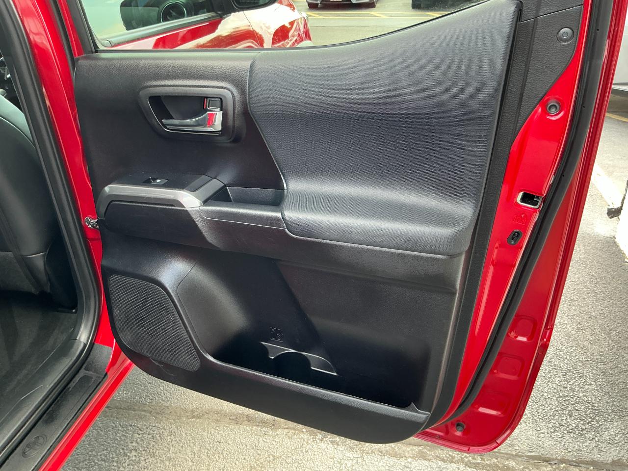 Toyota Tacoma 4WD TRD Off Road Double Cab 5' Bed V6 AT (Natl) 2021