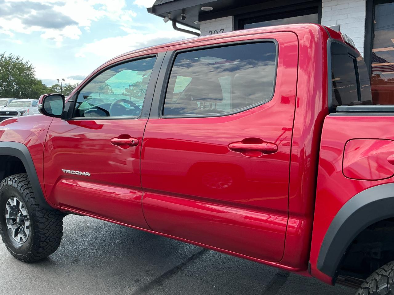 Toyota Tacoma 4WD TRD Off Road Double Cab 5' Bed V6 AT (Natl) 2021