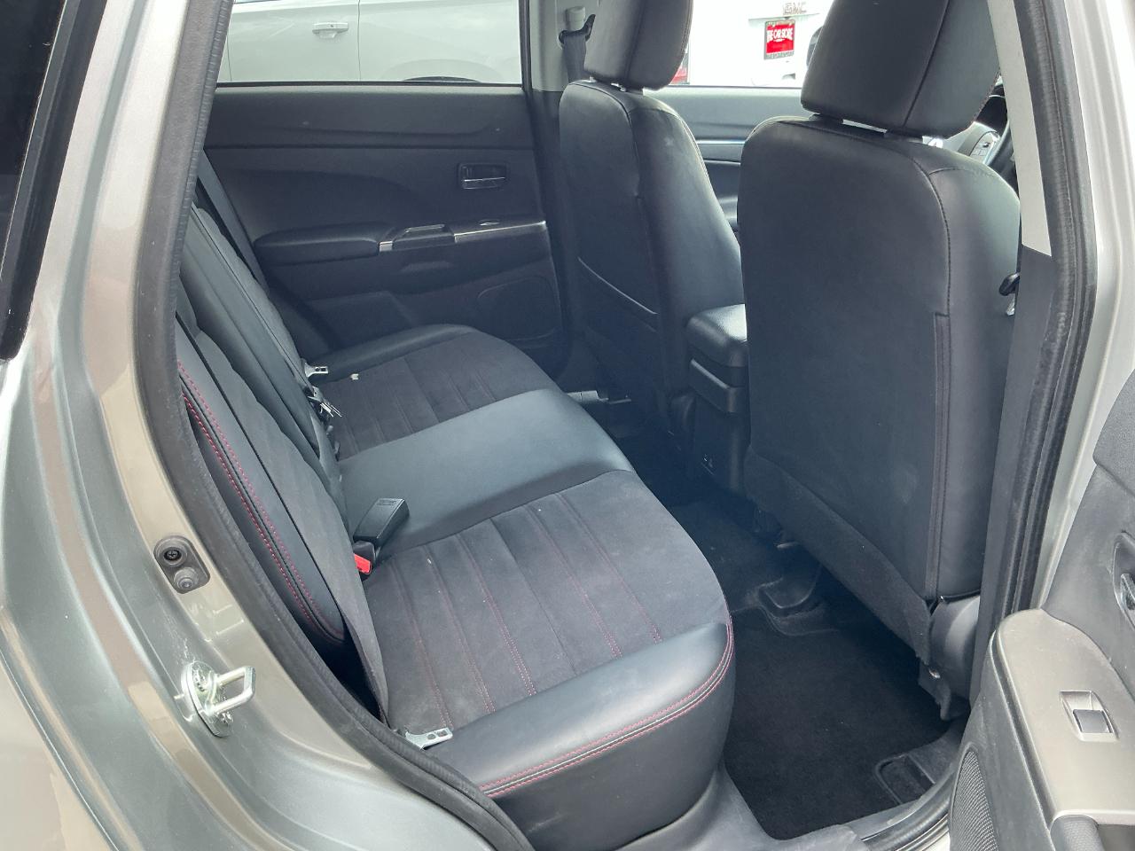 Mitsubishi Outlander Sport SE AWC 2024