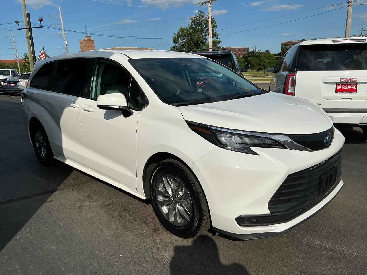 Toyota Sienna LE FWD 8-Passenger (Natl) 2024