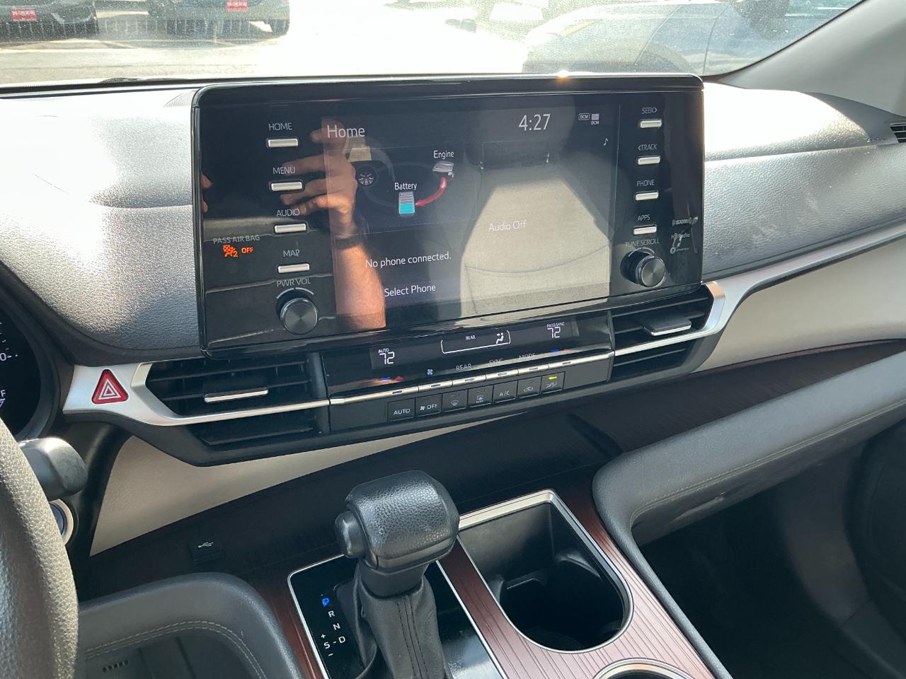 Toyota Sienna LE FWD 8-Passenger (Natl) 2024