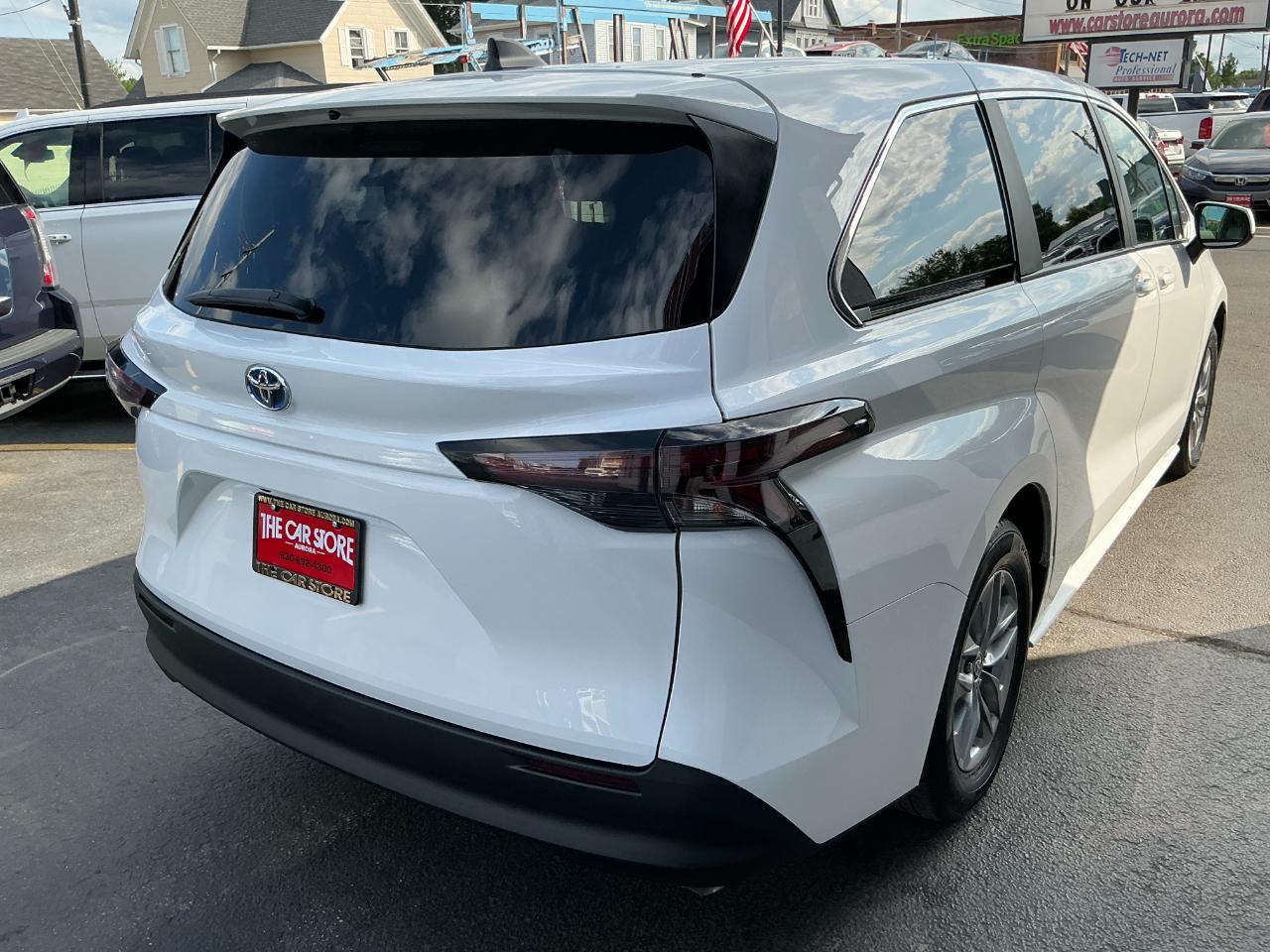 Toyota Sienna LE FWD 8-Passenger (Natl) 2024
