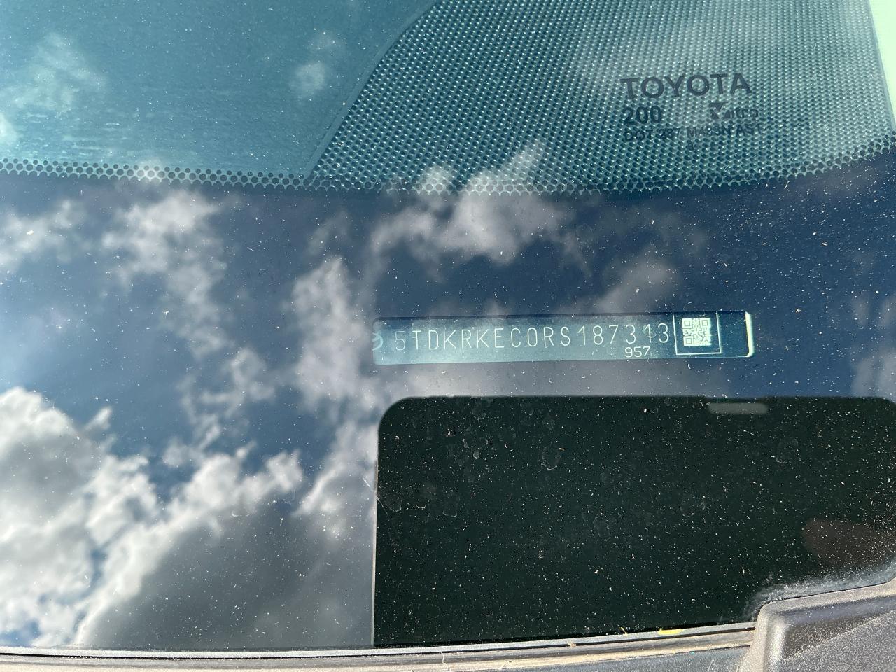 Toyota Sienna LE FWD 8-Passenger (Natl) 2024