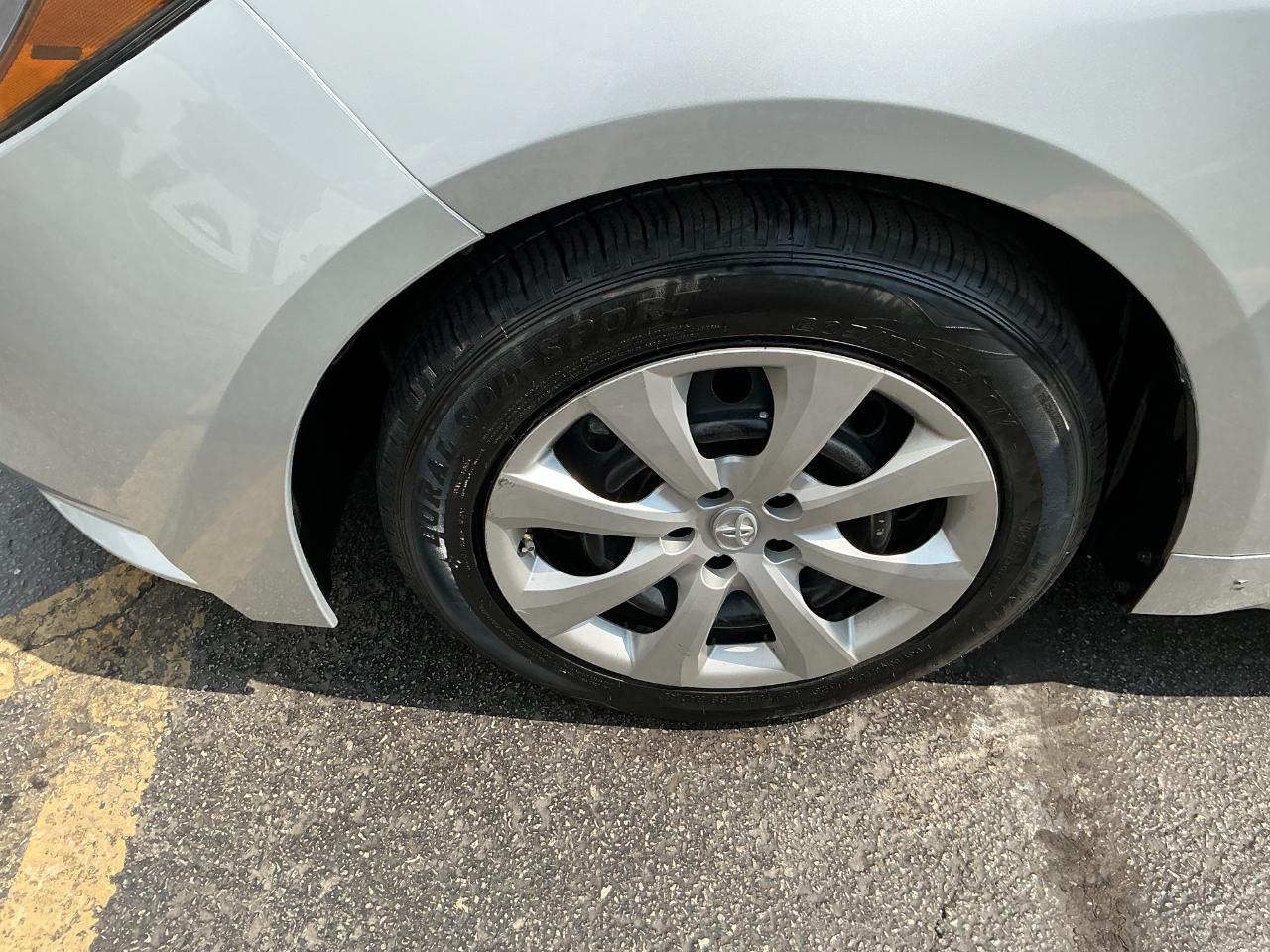 Toyota Corolla LE CVT (Natl) 2025
