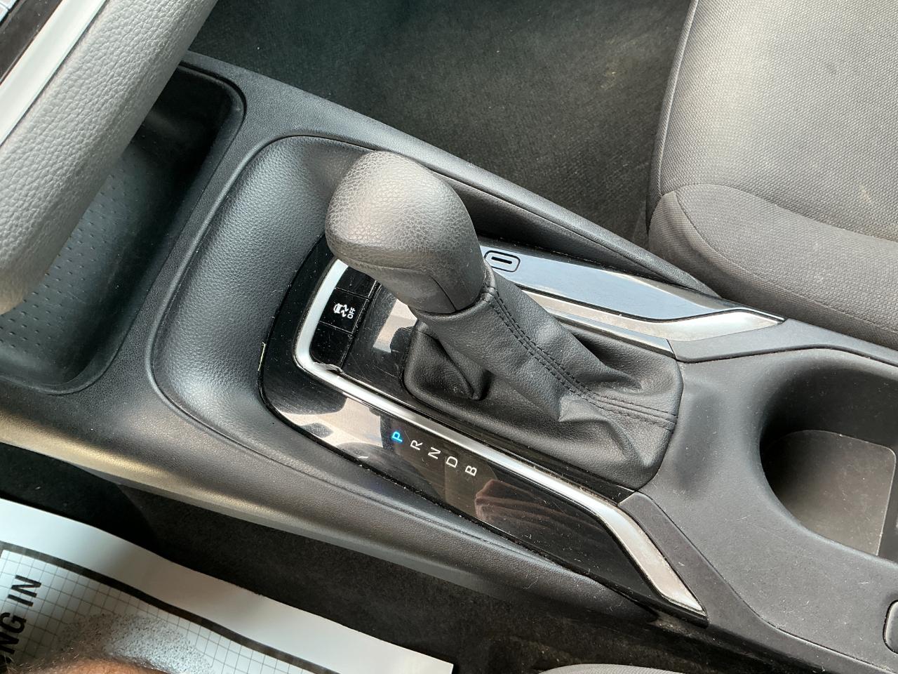 Toyota Corolla LE CVT (Natl) 2025