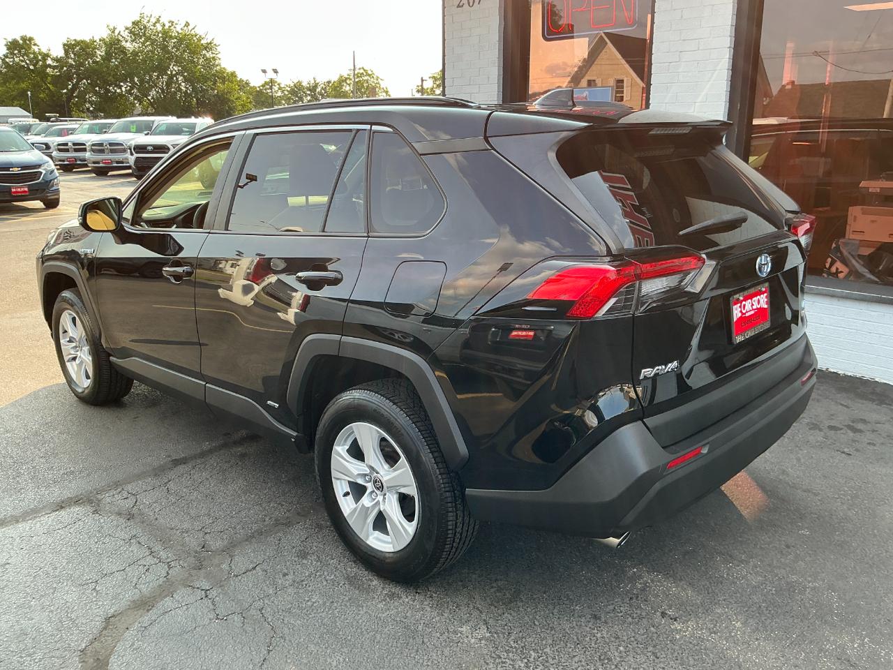 Toyota RAV4 Hybrid LE AWD (Natl) 2020