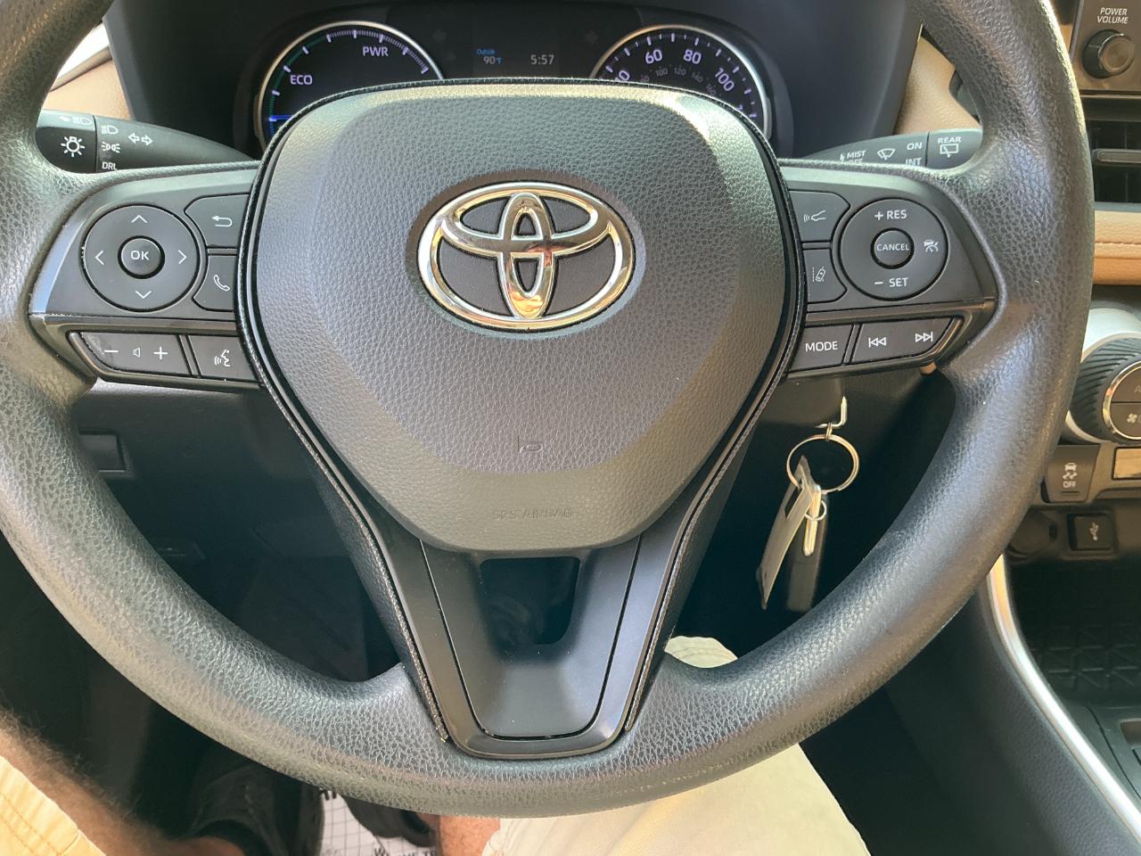 Toyota RAV4 Hybrid LE AWD (Natl) 2020