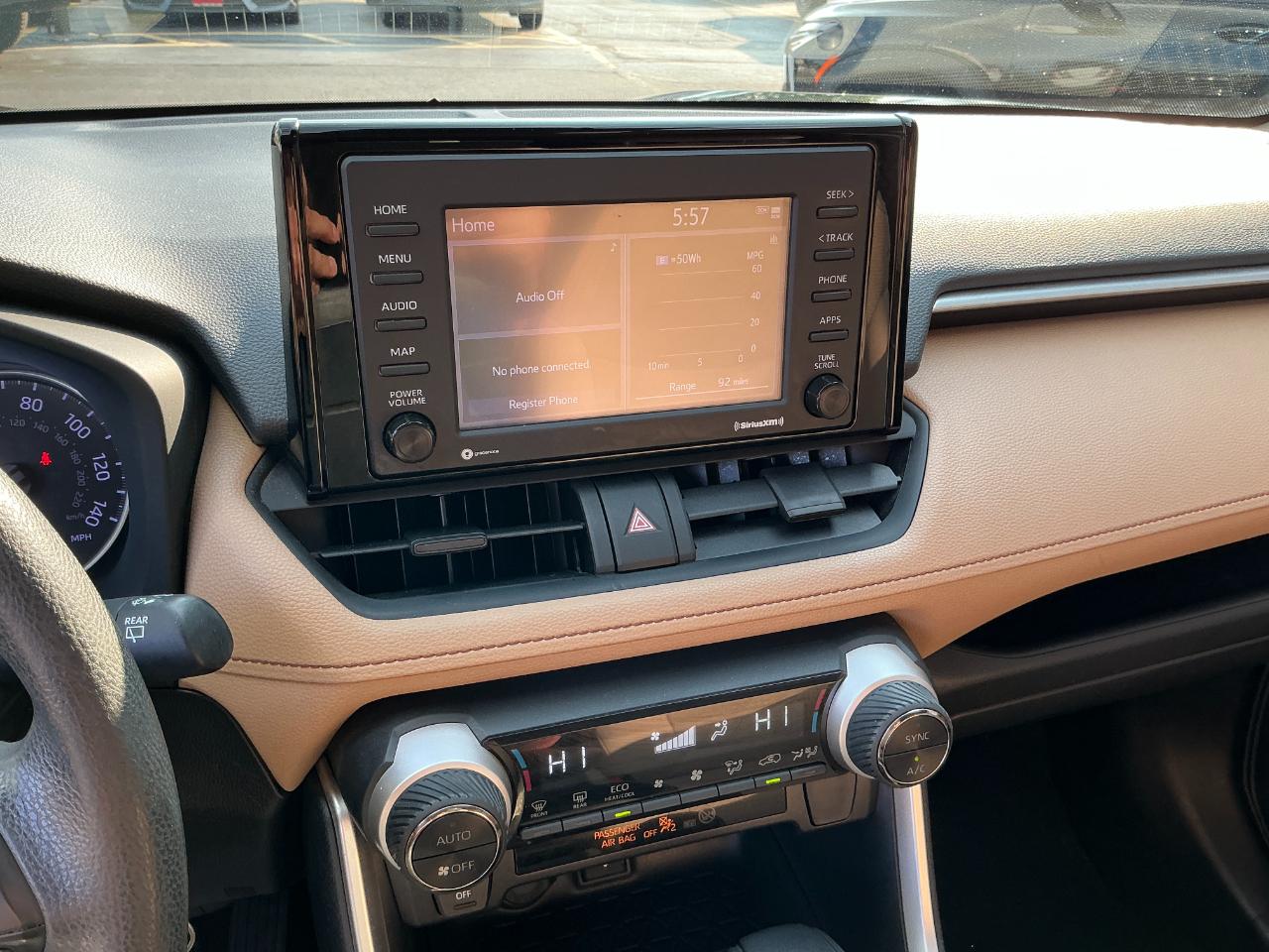 Toyota RAV4 Hybrid LE AWD (Natl) 2020