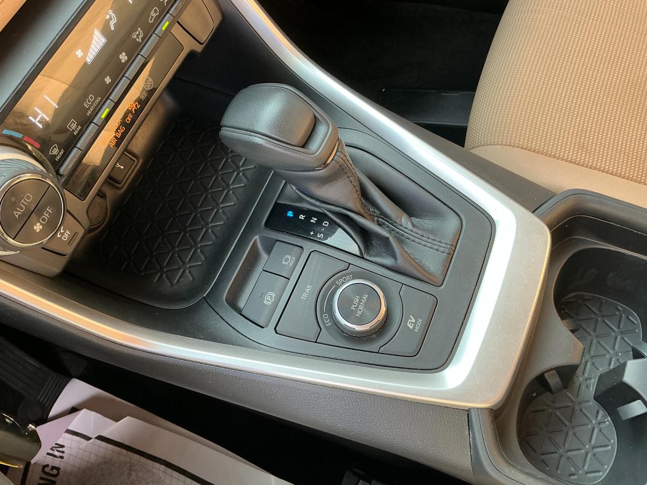 Toyota RAV4 Hybrid LE AWD (Natl) 2020