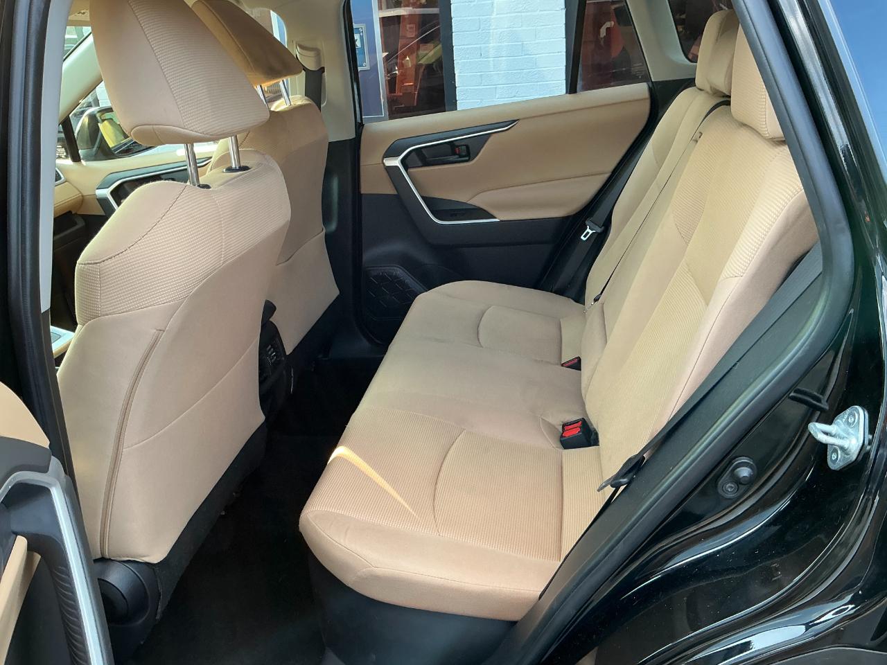 Toyota RAV4 Hybrid LE AWD (Natl) 2020