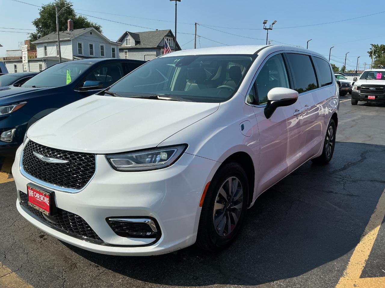 Chrysler Pacifica Hybrid Touring L FWD 2023