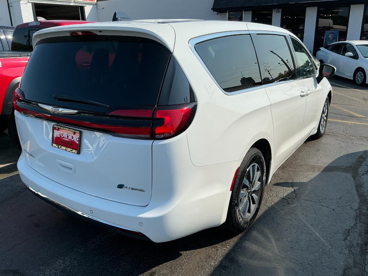 Chrysler Pacifica Hybrid Touring L FWD 2023