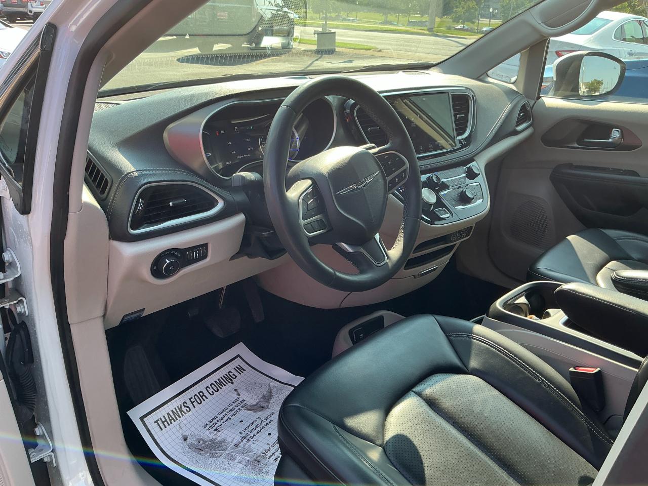 Chrysler Pacifica Hybrid Touring L FWD 2023