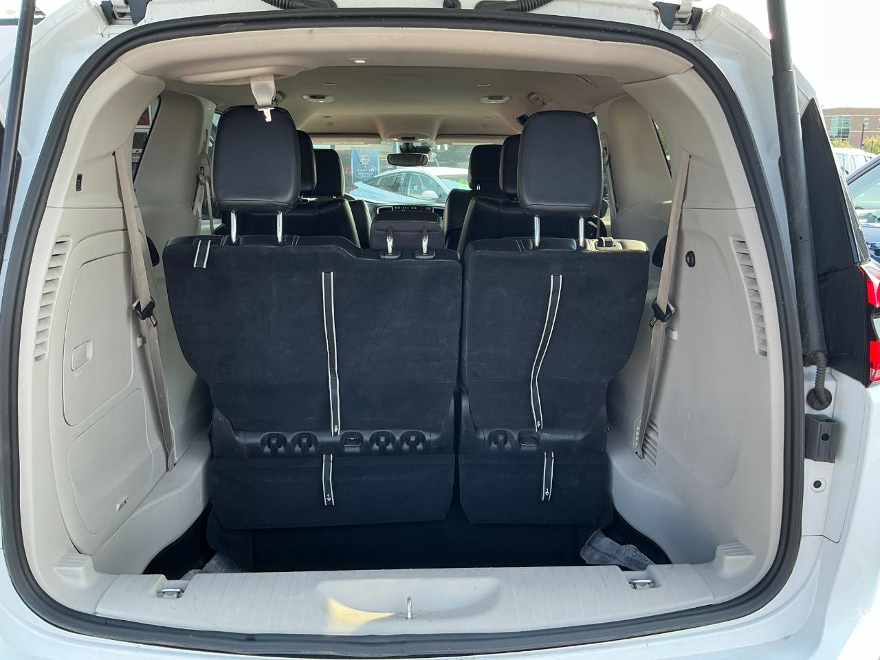 Chrysler Pacifica Hybrid Touring L FWD 2023