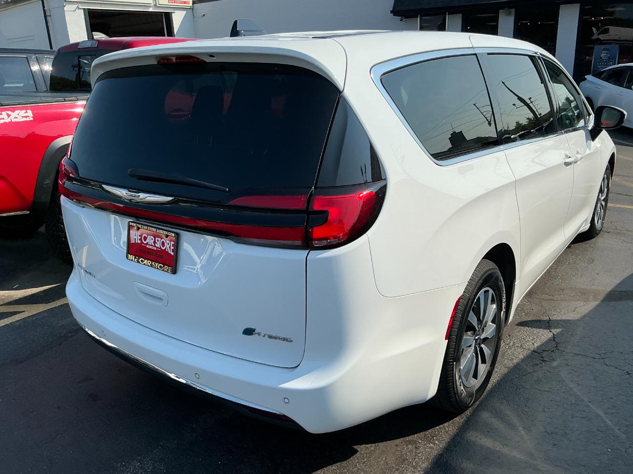 Chrysler Pacifica Hybrid Touring L FWD 2023