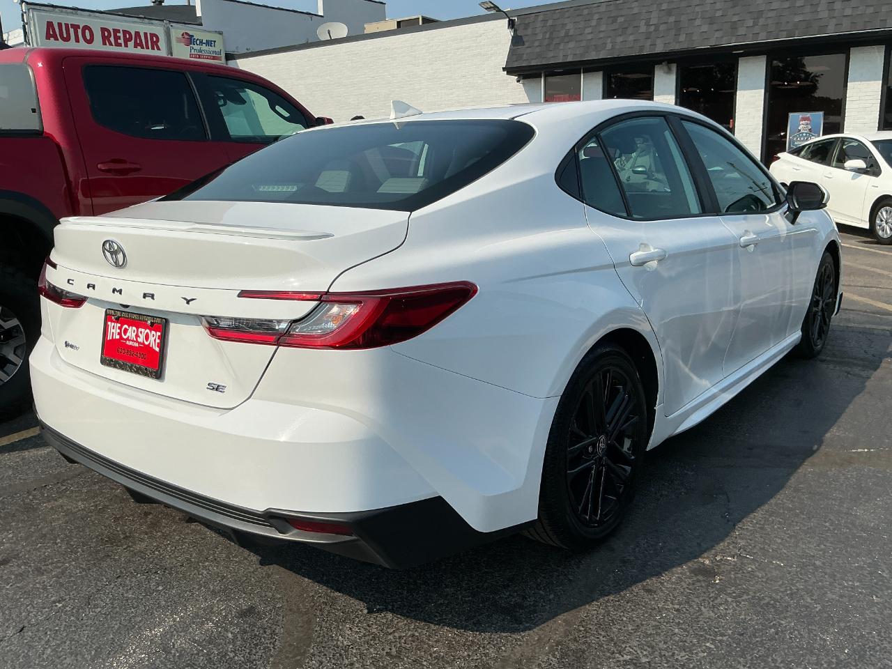 Toyota Camry SE (Natl) 2025