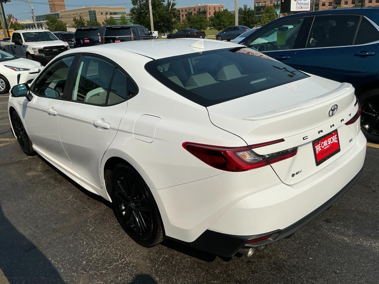 Toyota Camry SE (Natl) 2025