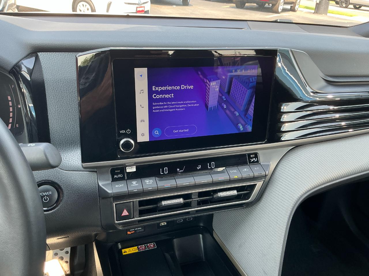 Toyota Camry SE (Natl) 2025