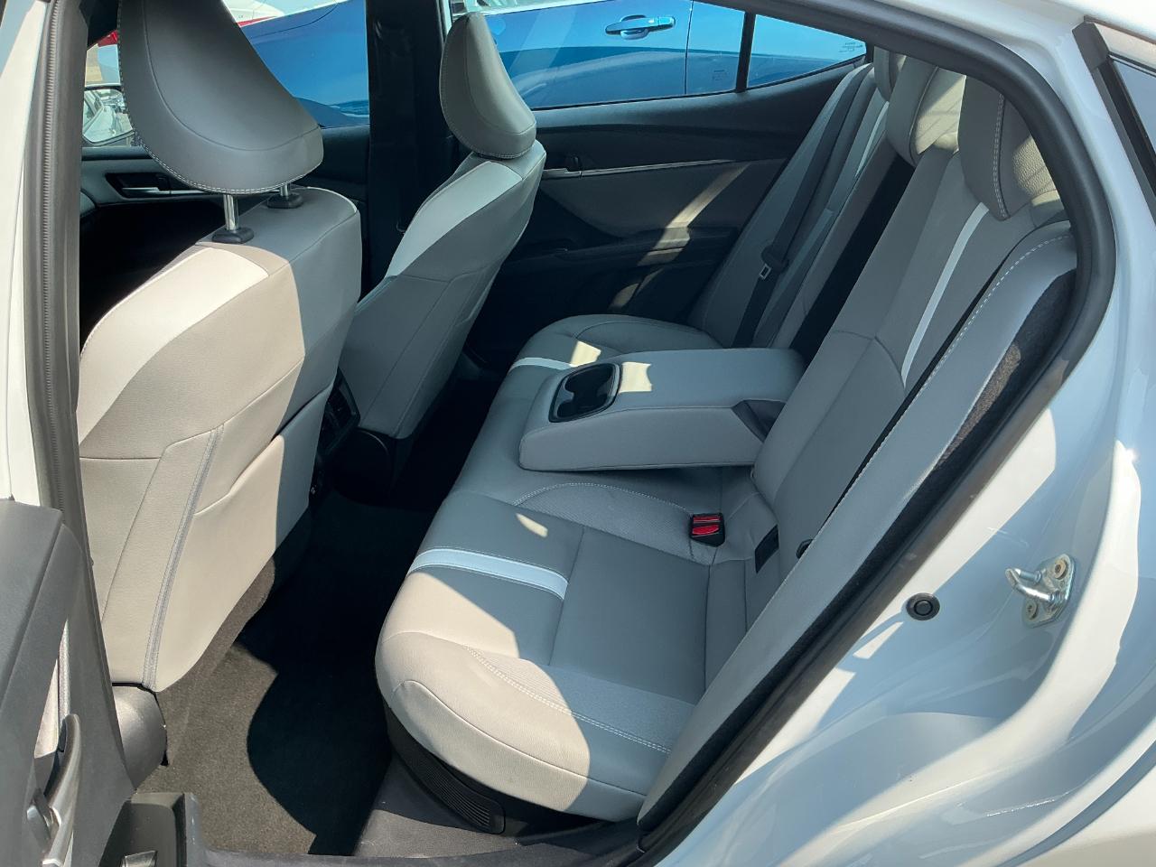 Toyota Camry SE (Natl) 2025