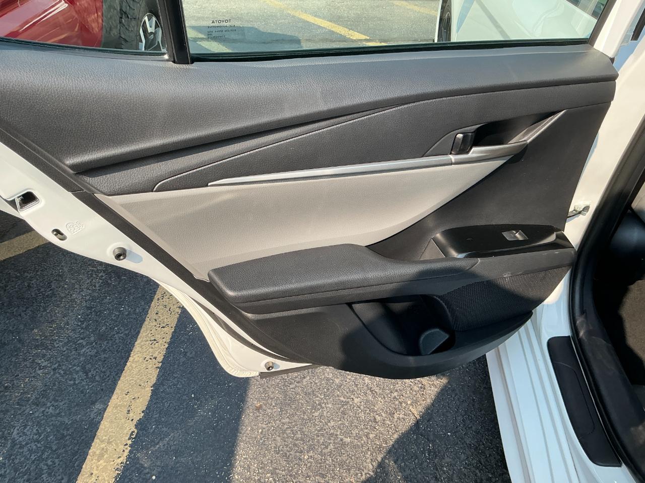 Toyota Camry SE (Natl) 2025