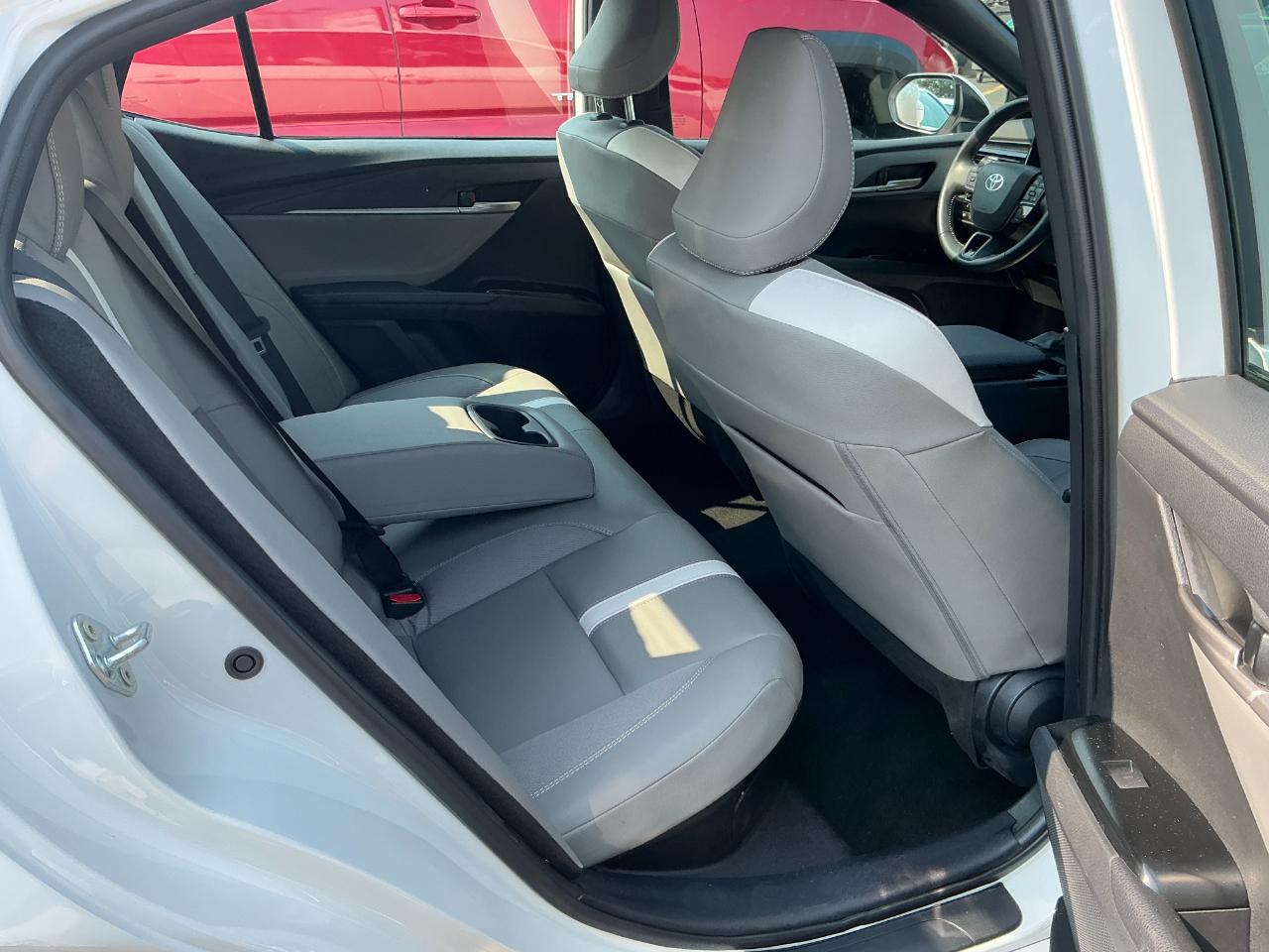 Toyota Camry SE (Natl) 2025