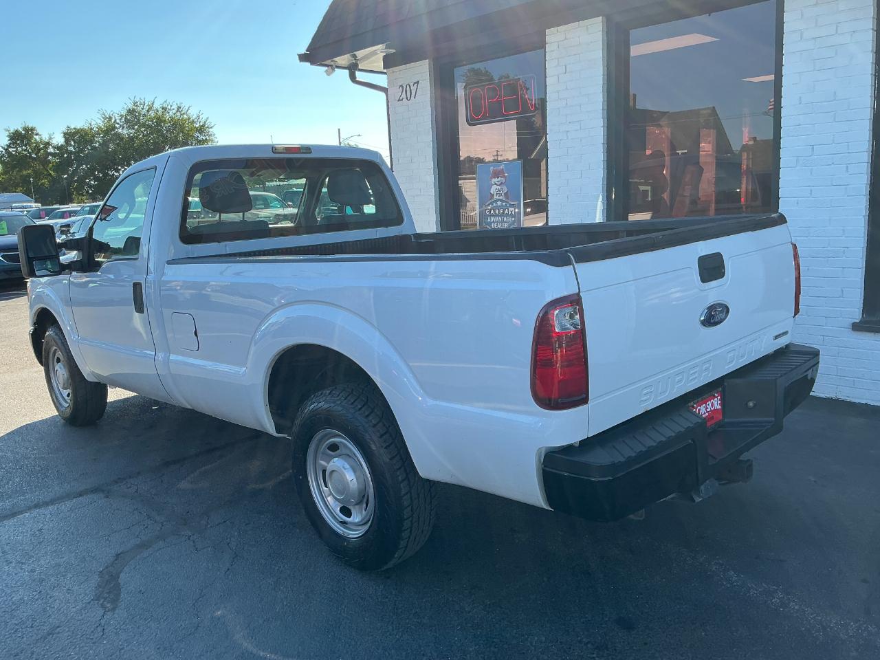Ford Super Duty F-250 SRW 2WD Reg Cab 137" XLT 2015