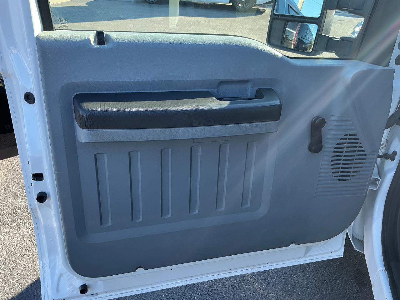 Ford Super Duty F-250 SRW 2WD Reg Cab 137" XLT 2015