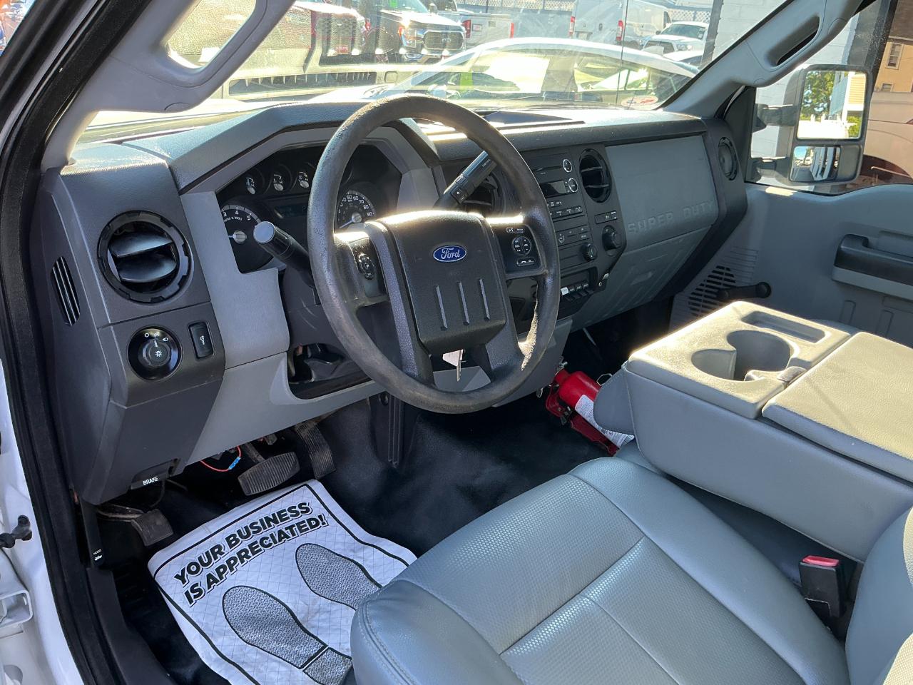 Ford Super Duty F-250 SRW 2WD Reg Cab 137" XLT 2015
