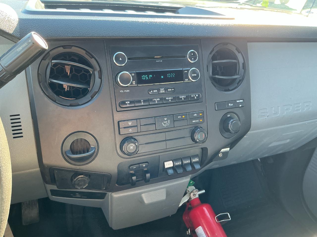 Ford Super Duty F-250 SRW 2WD Reg Cab 137" XLT 2015