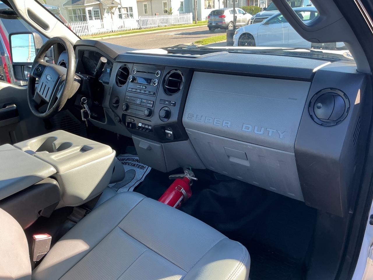 Ford Super Duty F-250 SRW 2WD Reg Cab 137" XLT 2015