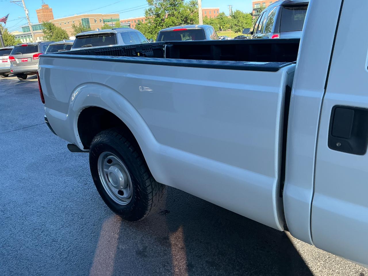 Ford Super Duty F-250 SRW 2WD Reg Cab 137" XLT 2015