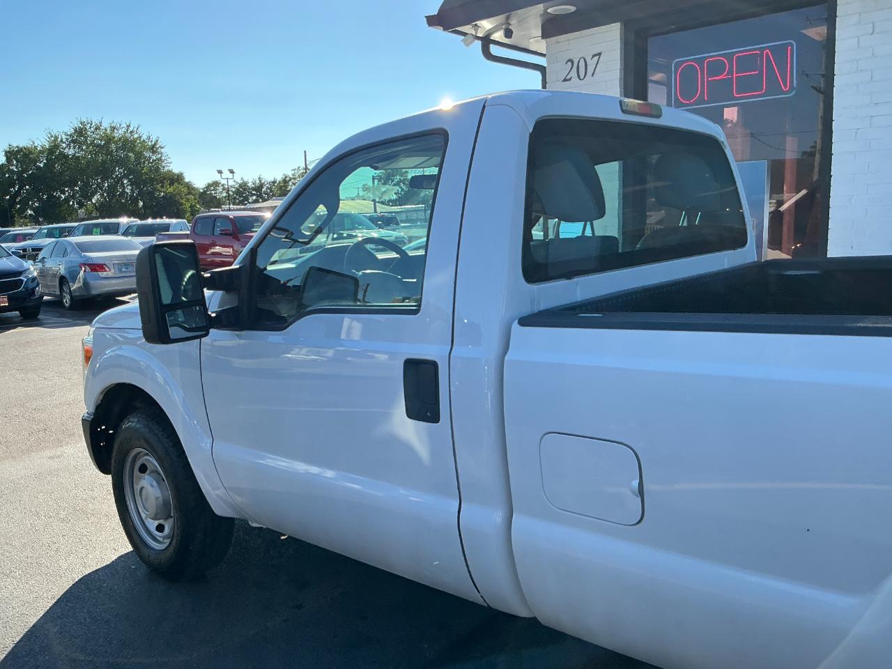 Ford Super Duty F-250 SRW 2WD Reg Cab 137" XLT 2015