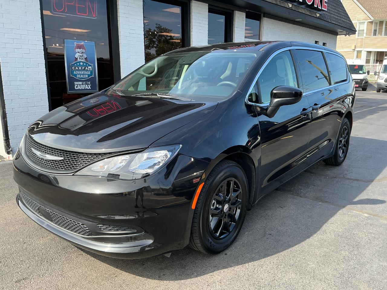 Chrysler Voyager LX FWD 2023