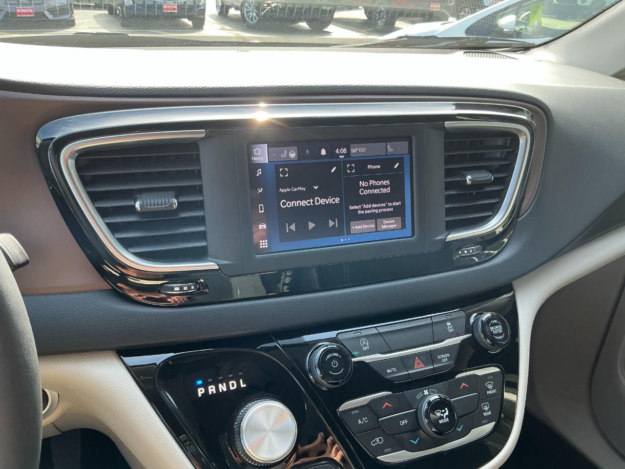 Chrysler Voyager LX FWD 2023