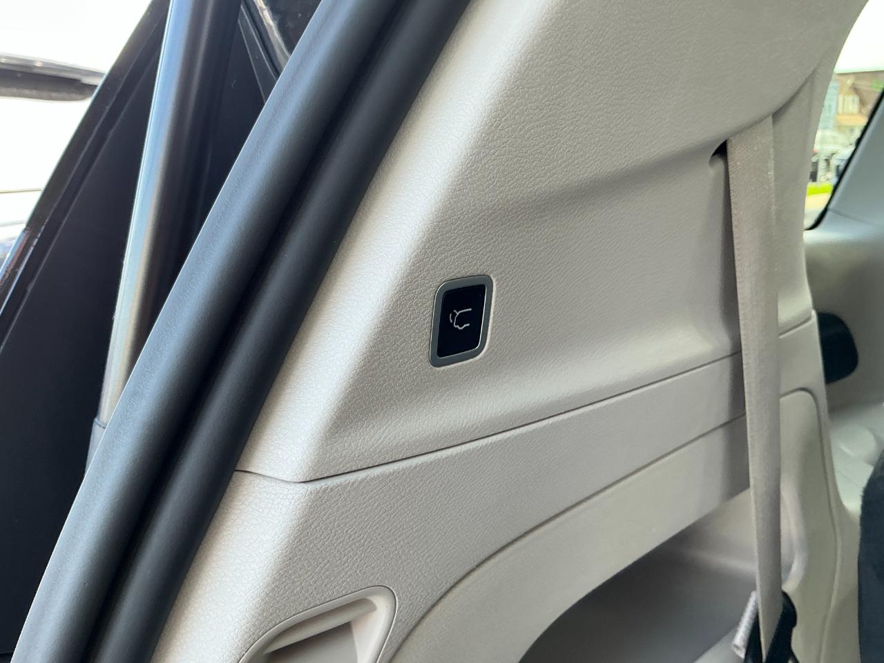 Chrysler Voyager LX FWD 2023