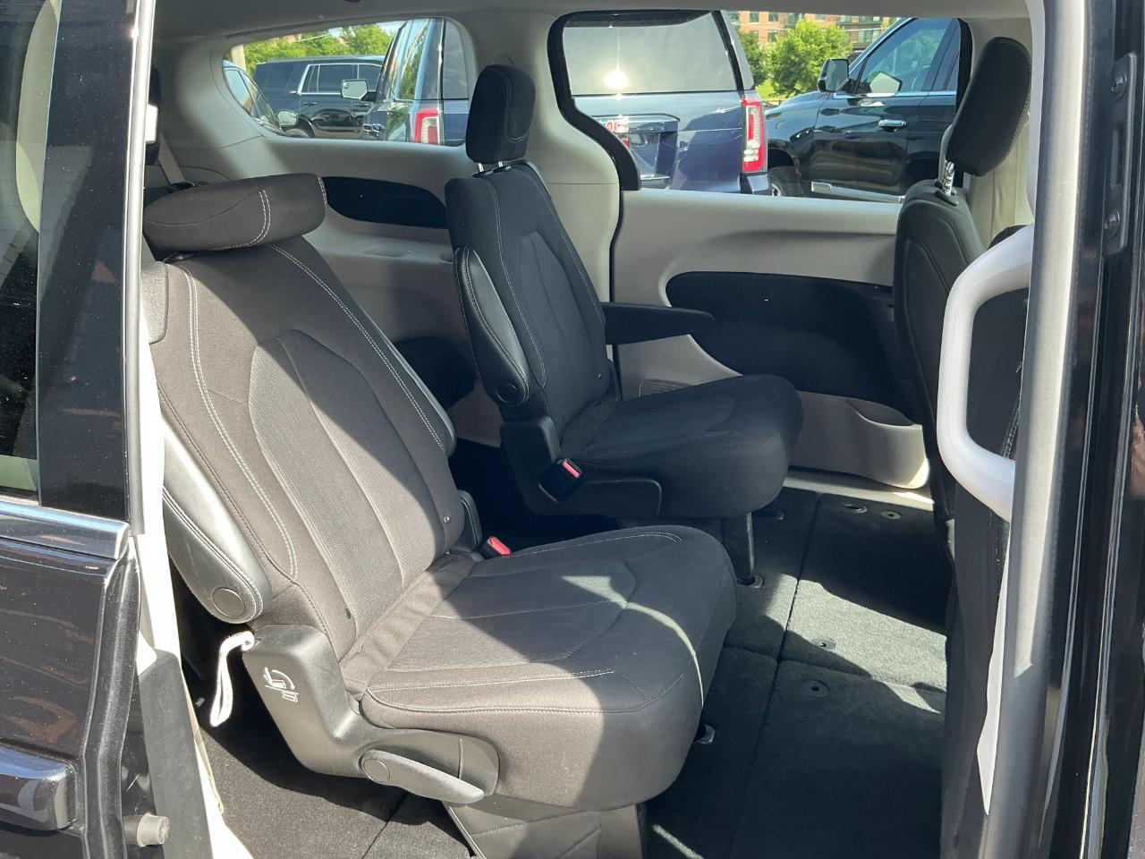 Chrysler Voyager LX FWD 2023