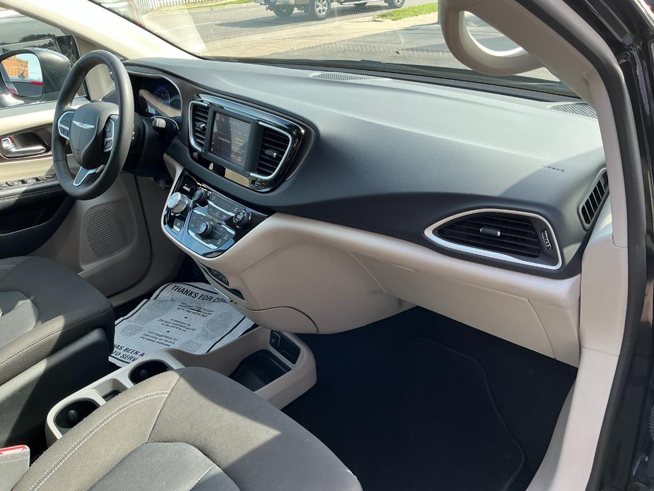 Chrysler Voyager LX FWD 2023