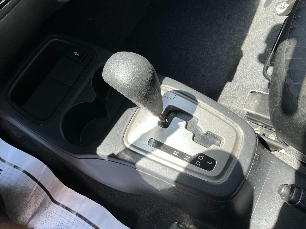 Mitsubishi Mirage ES CVT 2024