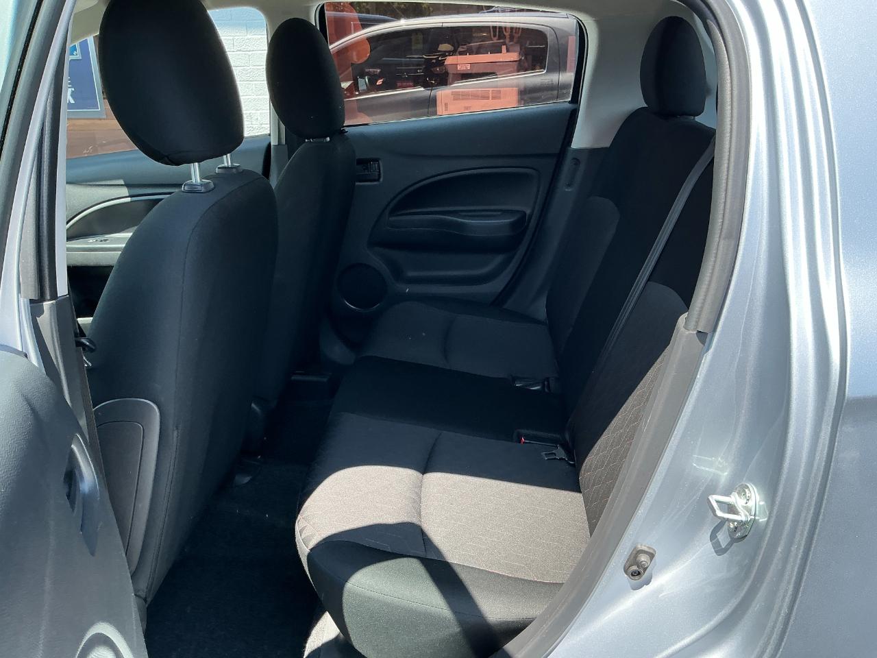 Mitsubishi Mirage ES CVT 2024